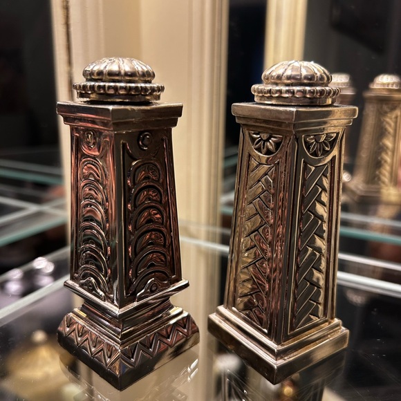 Vintage Godinger Art Deco Silver Plated Salt and Pepper Shakers - Picture 2 of 5